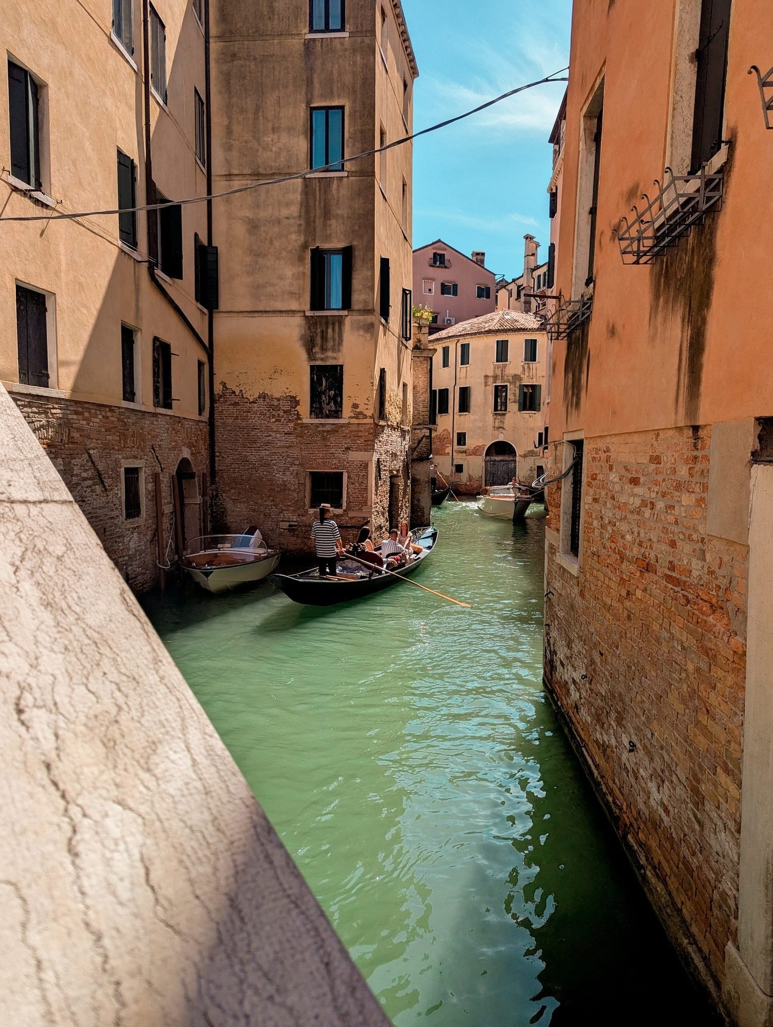 Venise le long du canal